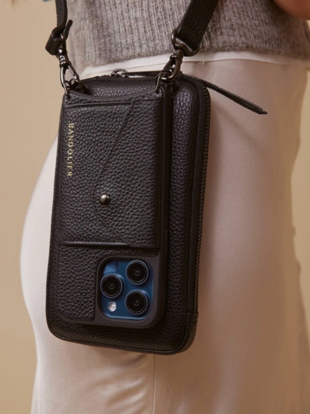 Bandolier Black Leather Expanded Pouch. Silver metal. POUCH AND STRAP ONLY - Picture 2 of 6